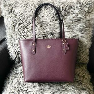 NWT authentic COACH zip tote oxblood